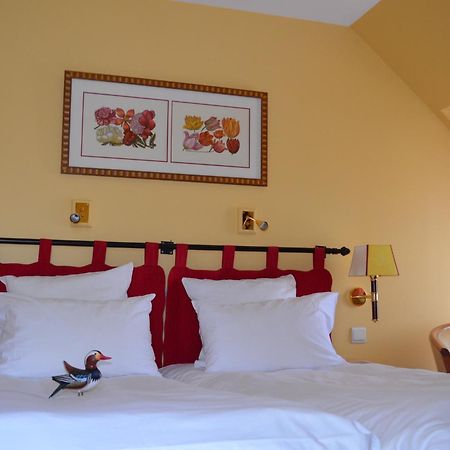 Logis Hotel Auberge Du Cheval Blanc Yvoy-le-Marron Εξωτερικό φωτογραφία