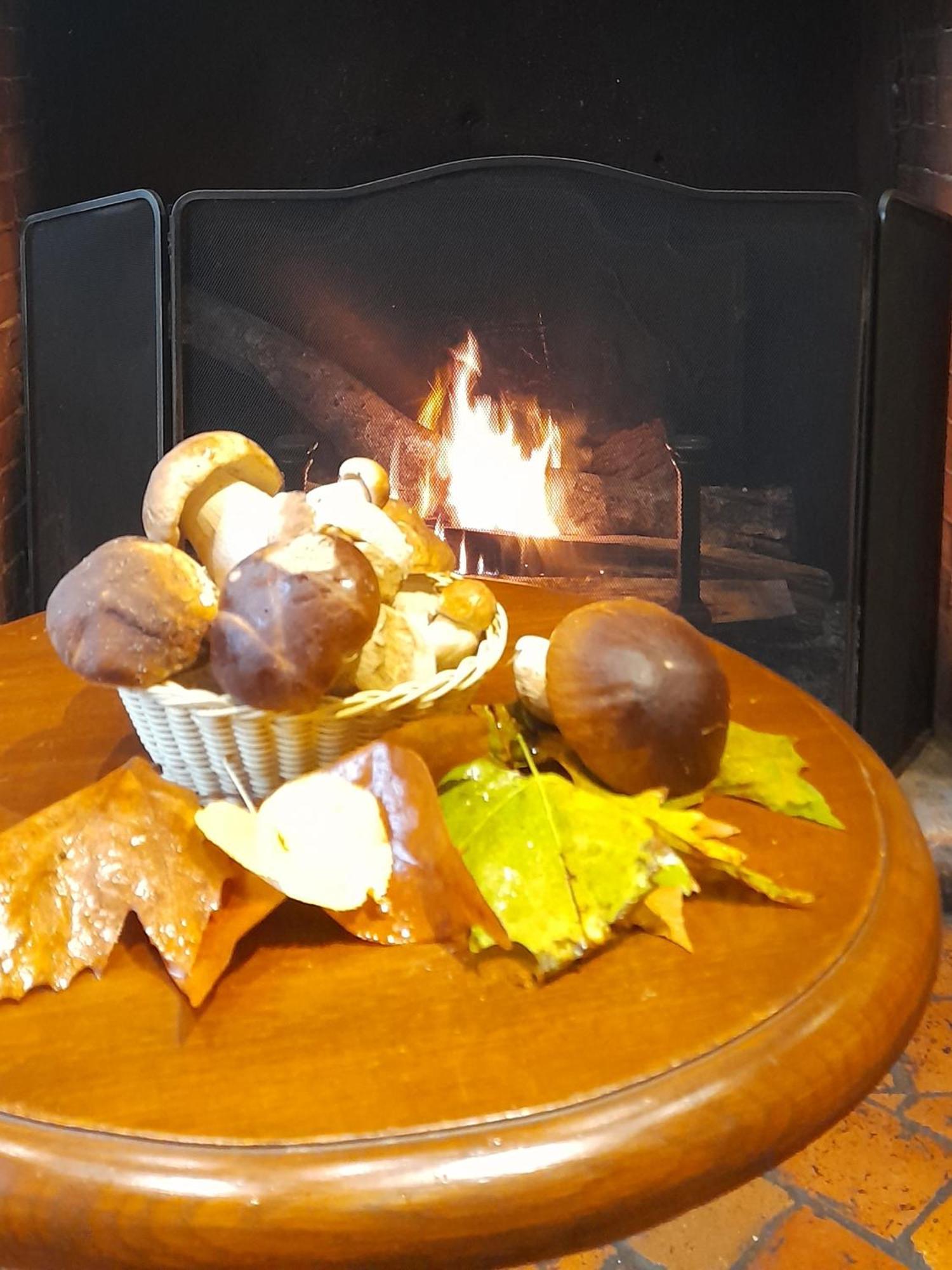 Logis Hotel Auberge Du Cheval Blanc Yvoy-le-Marron Εξωτερικό φωτογραφία