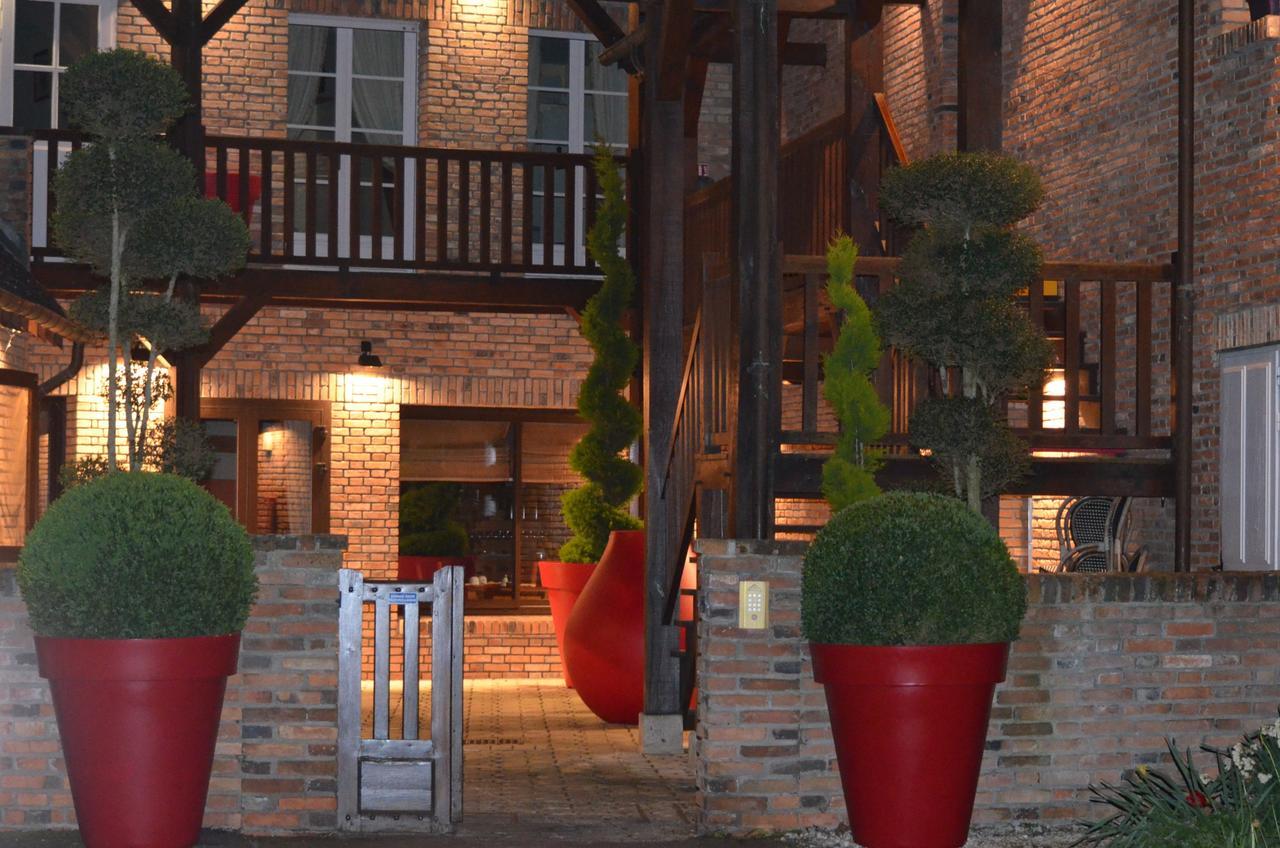Logis Hotel Auberge Du Cheval Blanc Yvoy-le-Marron Εξωτερικό φωτογραφία